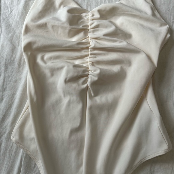 H&M Cream Ruched Bodysuit - Picture 2 of 5